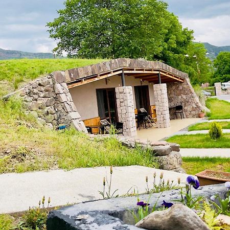 Hotel Hobbiton Near Vardzia Caves T'mogvi Eksteriør billede