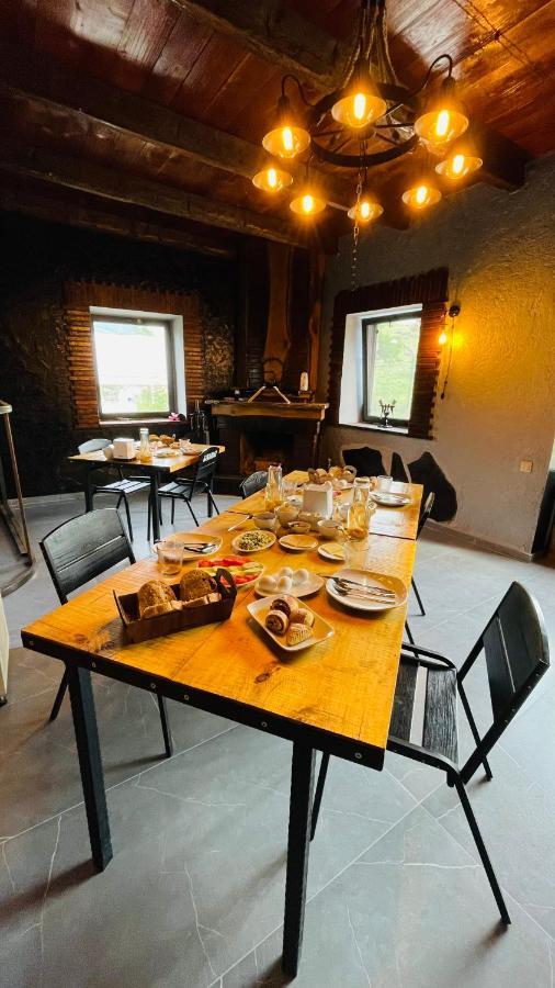 Hotel Hobbiton Near Vardzia Caves T'mogvi Eksteriør billede