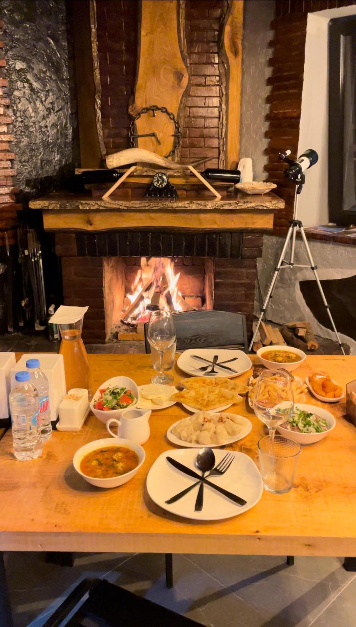 Hotel Hobbiton Near Vardzia Caves T'mogvi Eksteriør billede