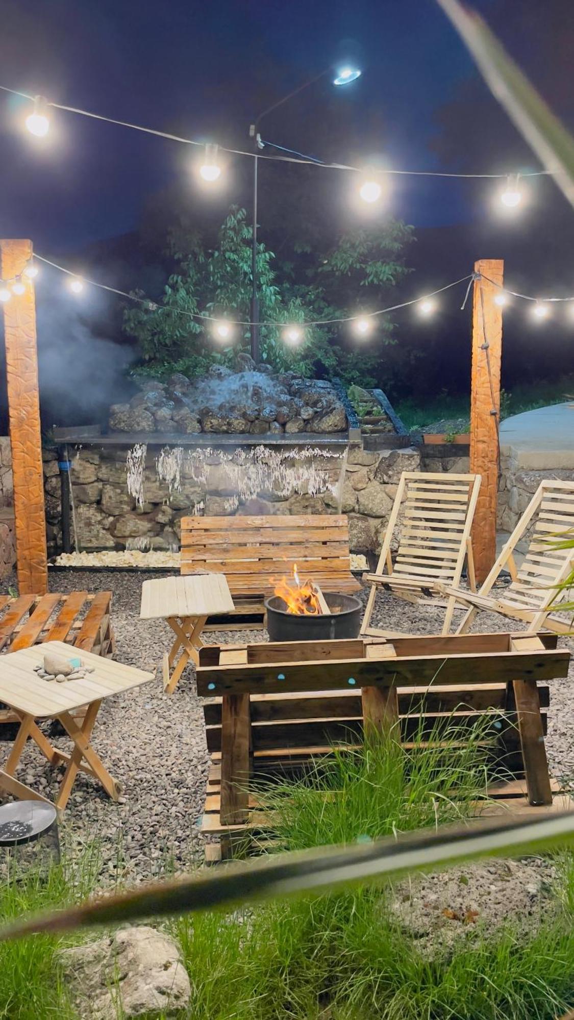 Hotel Hobbiton Near Vardzia Caves T'mogvi Eksteriør billede