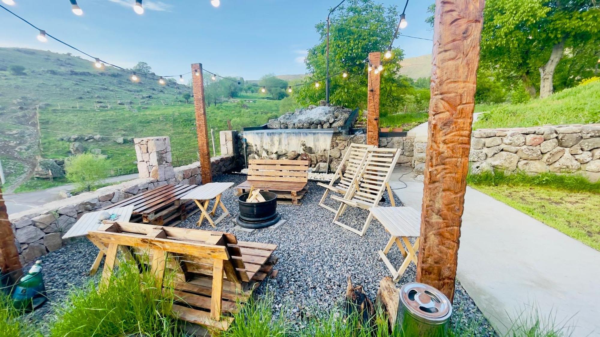 Hotel Hobbiton Near Vardzia Caves T'mogvi Eksteriør billede
