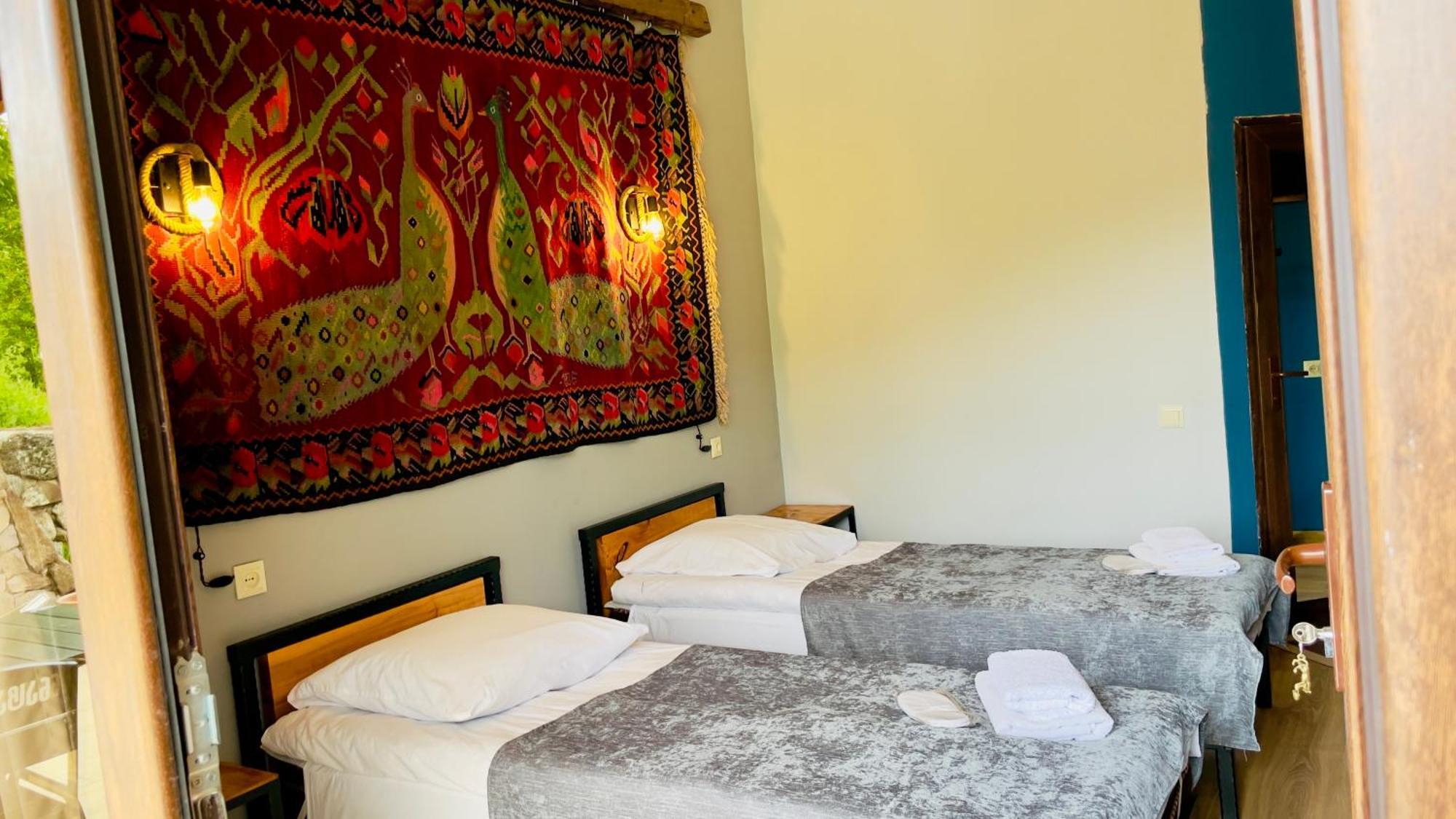 Hotel Hobbiton Near Vardzia Caves T'mogvi Eksteriør billede