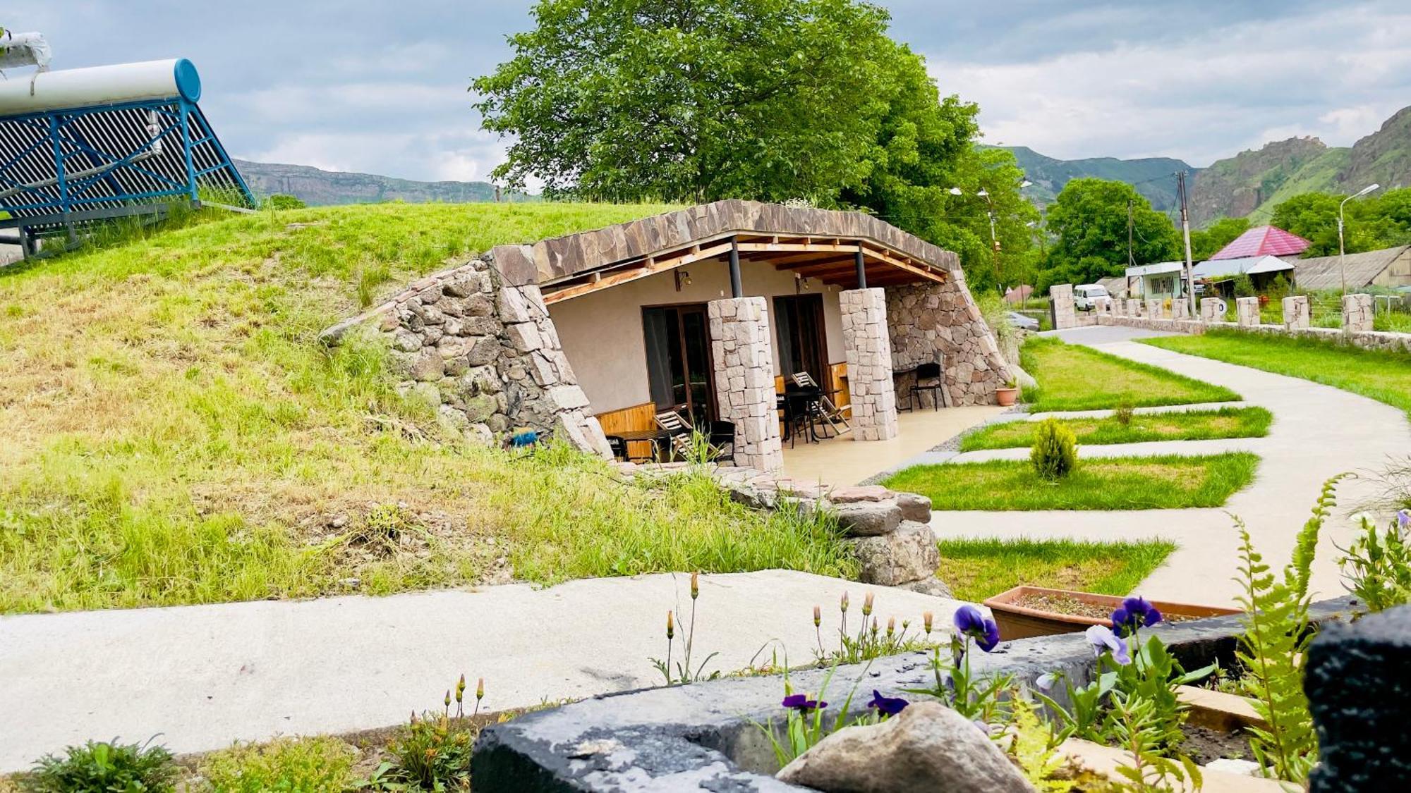 Hotel Hobbiton Near Vardzia Caves T'mogvi Eksteriør billede